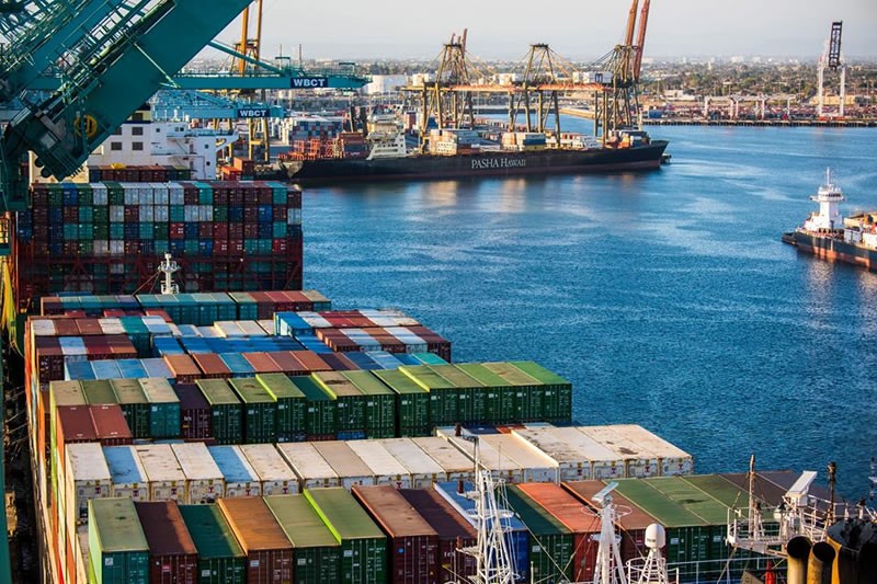 港口吞吐量上升,拥堵加剧 海运公司征收拥堵附加费